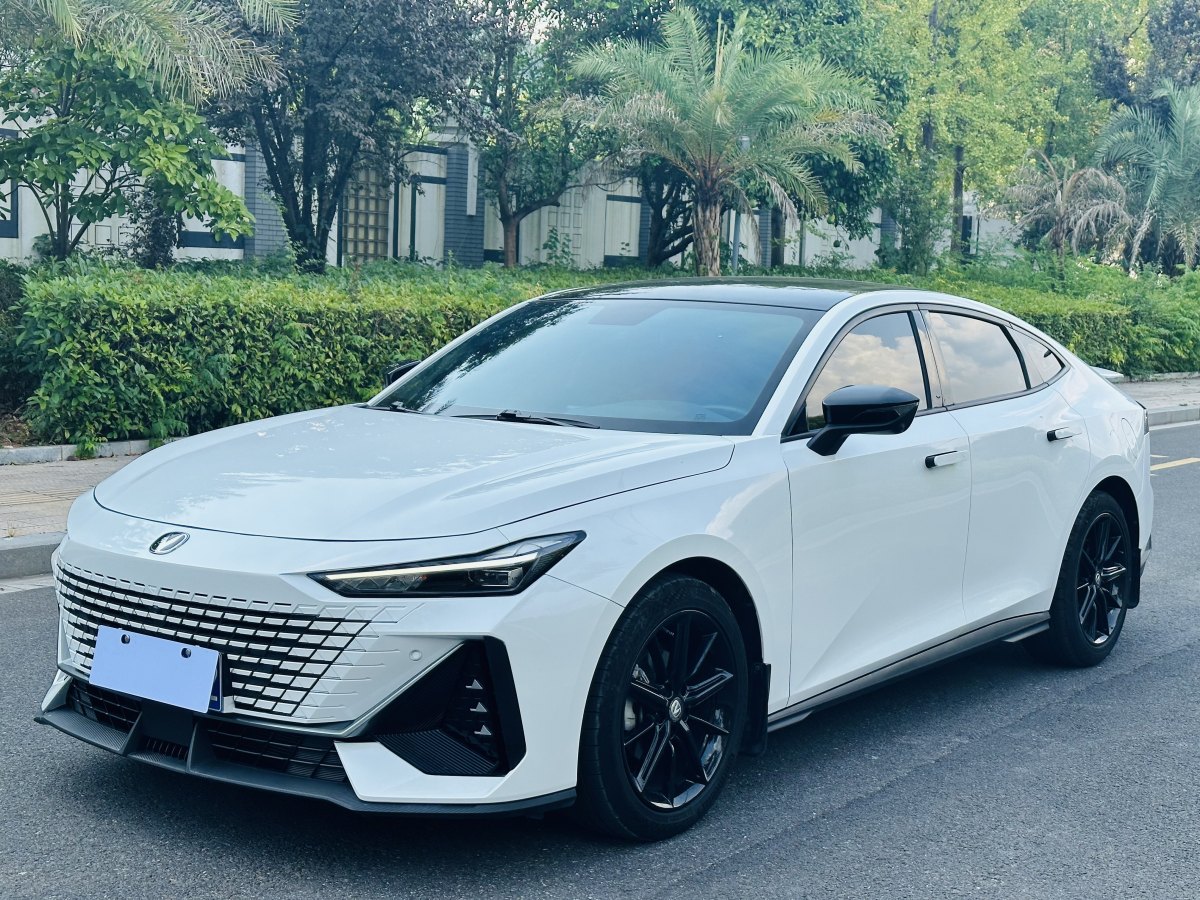 長(zhǎng)安 長(zhǎng)安UNI-V  2022款 1.5T 尊貴型圖片