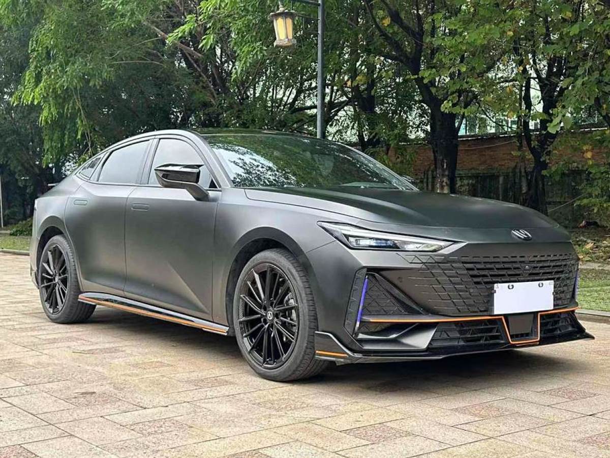 長(zhǎng)安 長(zhǎng)安UNI-V  2022款 1.5T 運(yùn)動(dòng)版圖片