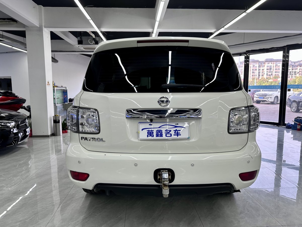 日產(chǎn) 途樂  2018款 4.0L 鉑金型圖片