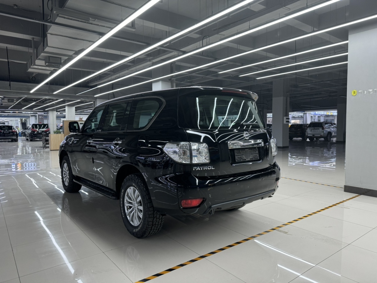 日產(chǎn) 途樂(lè)  2018款 4.0L 領(lǐng)英型圖片