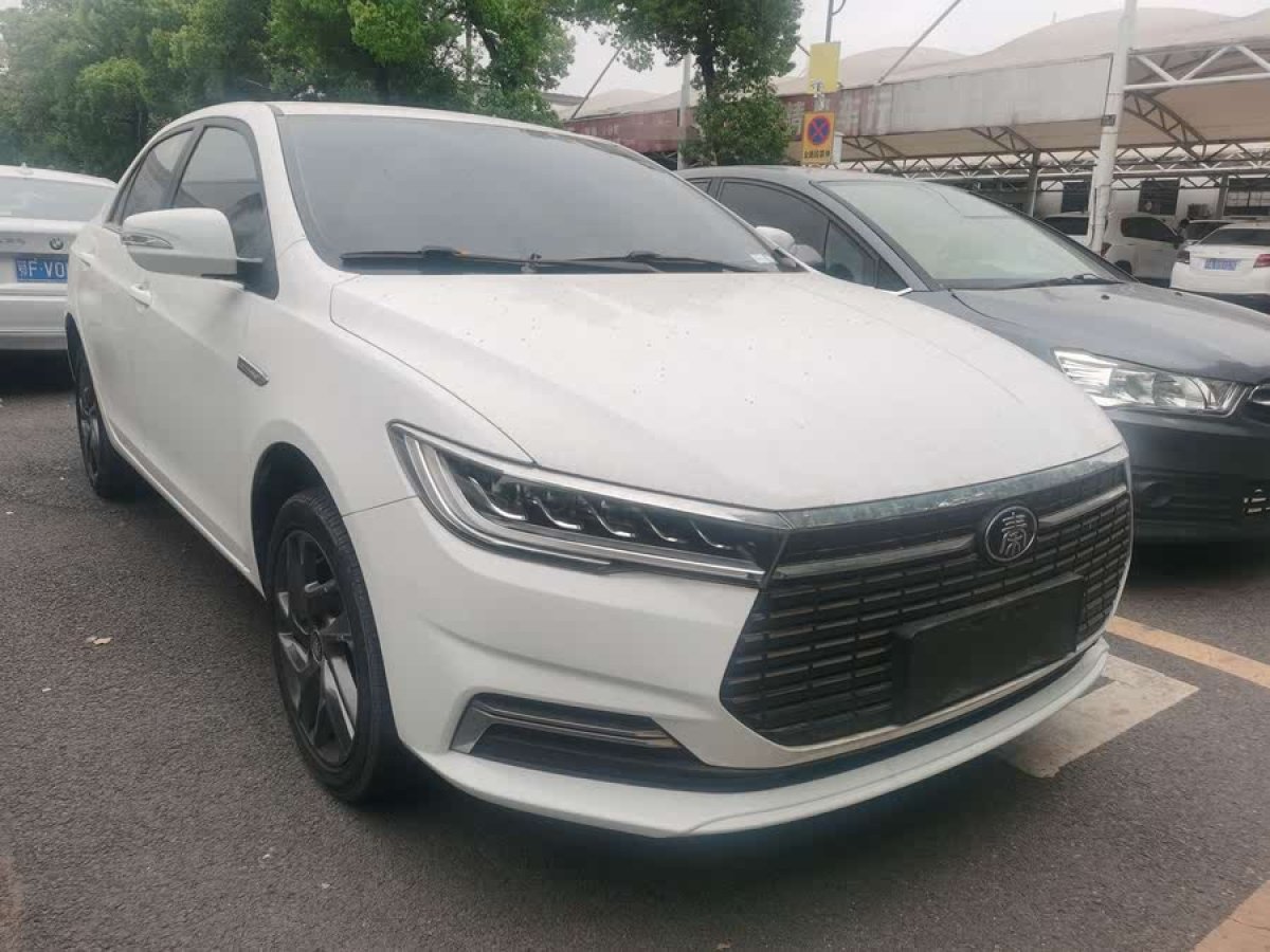 比亞迪 秦  2021款 標(biāo)準(zhǔn)版圖片