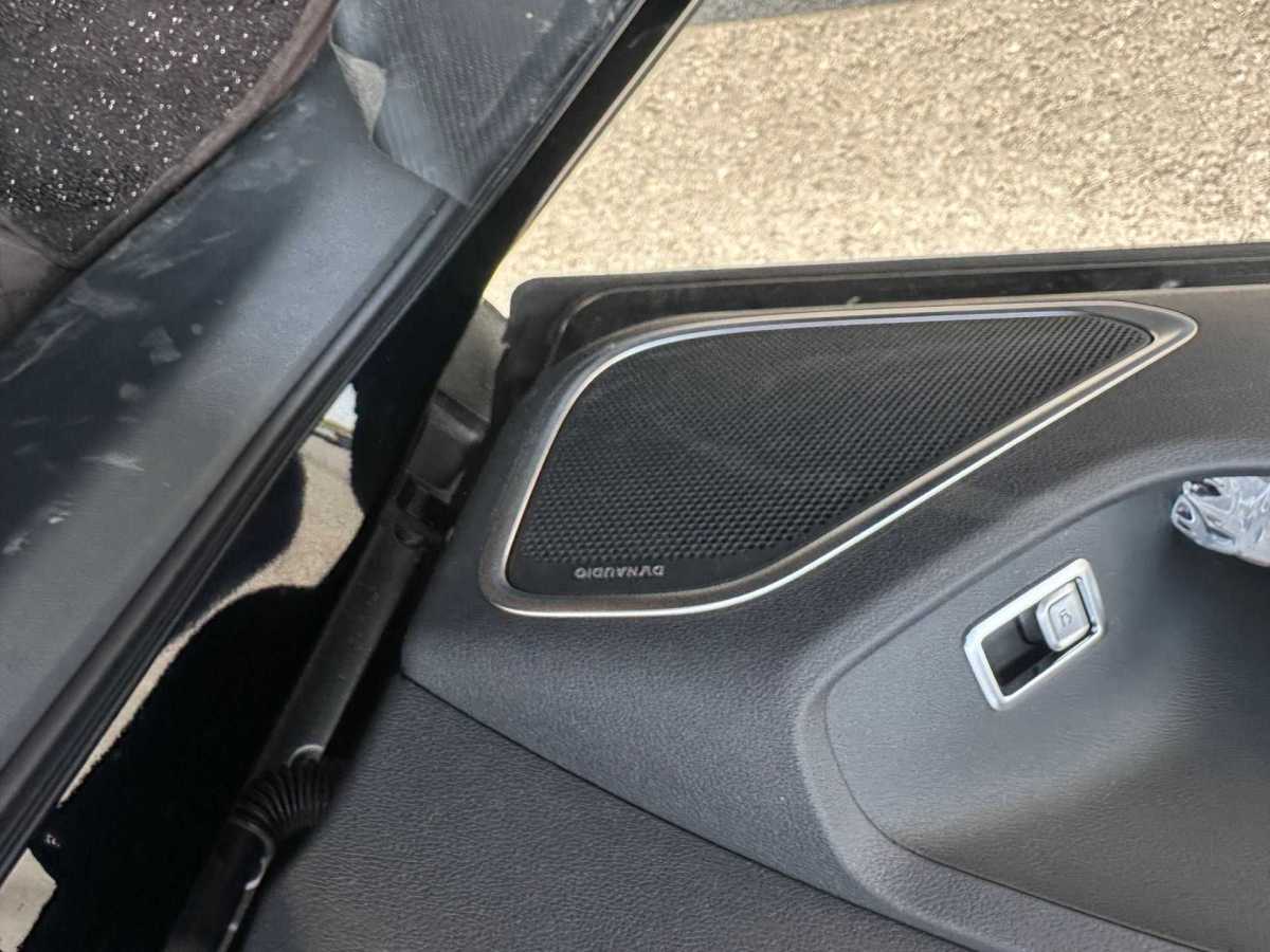 紅旗 紅旗HS7 PHEV  2024款 2.0T PHEV 四驅(qū)旗暢版 6座圖片