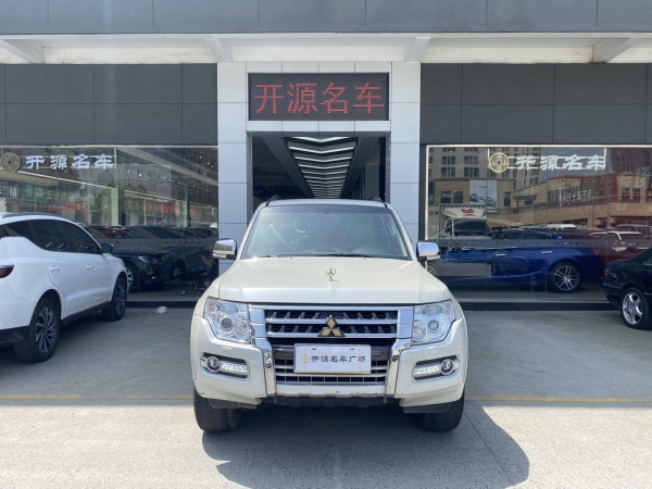 三菱帕杰罗 3.8L 金标