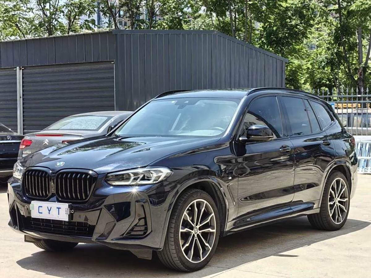 寶馬 寶馬X3  2022款 xDrive30i 領(lǐng)先型 M曜夜套裝圖片