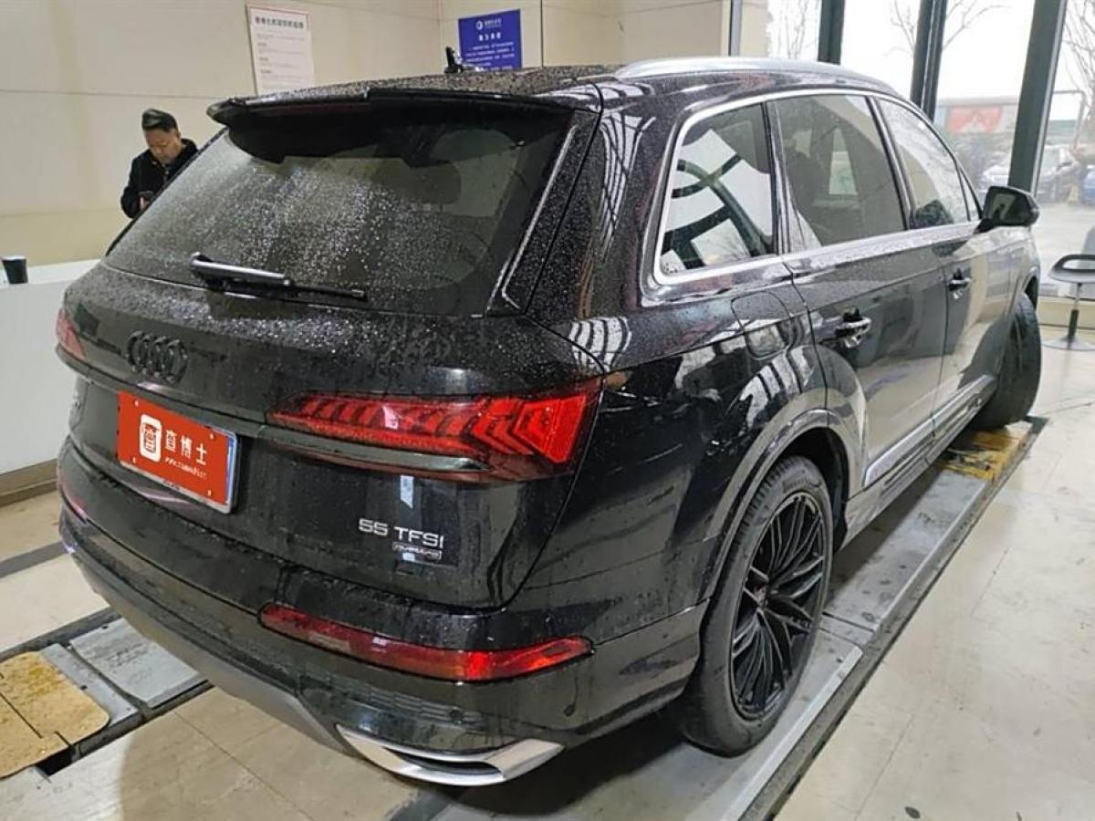 奧迪 奧迪Q7  2024款 55 TFSI quattro S line運(yùn)動型圖片