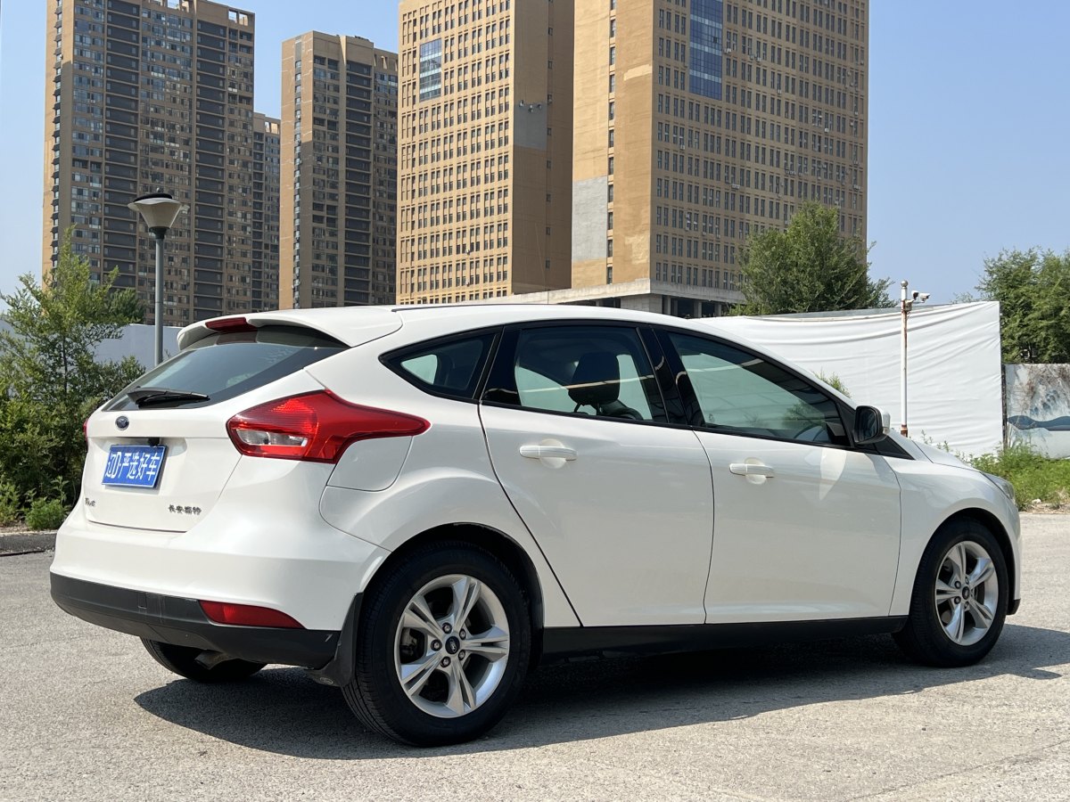 福特 ?？怂? 2015款 兩廂 1.6L 自動(dòng)舒適型圖片