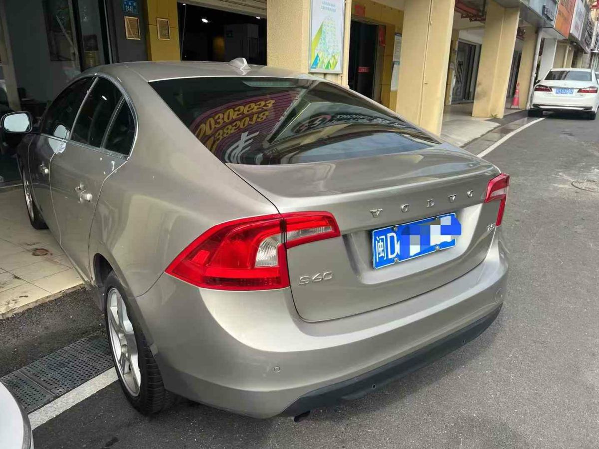 沃爾沃 S60  2013款 2.0T 進(jìn)取版圖片