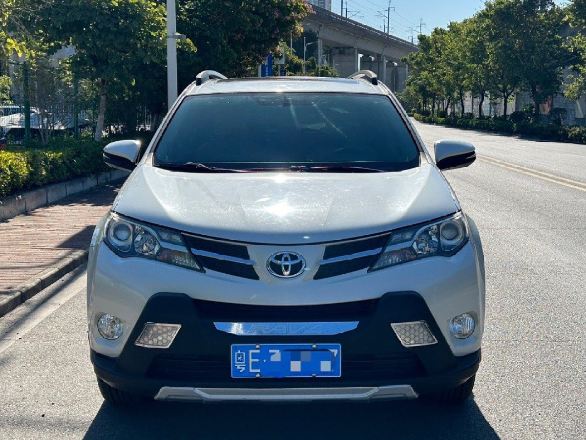 豐田 RAV4  2018款 榮放 2.0L CVT兩驅(qū)風尚版圖片