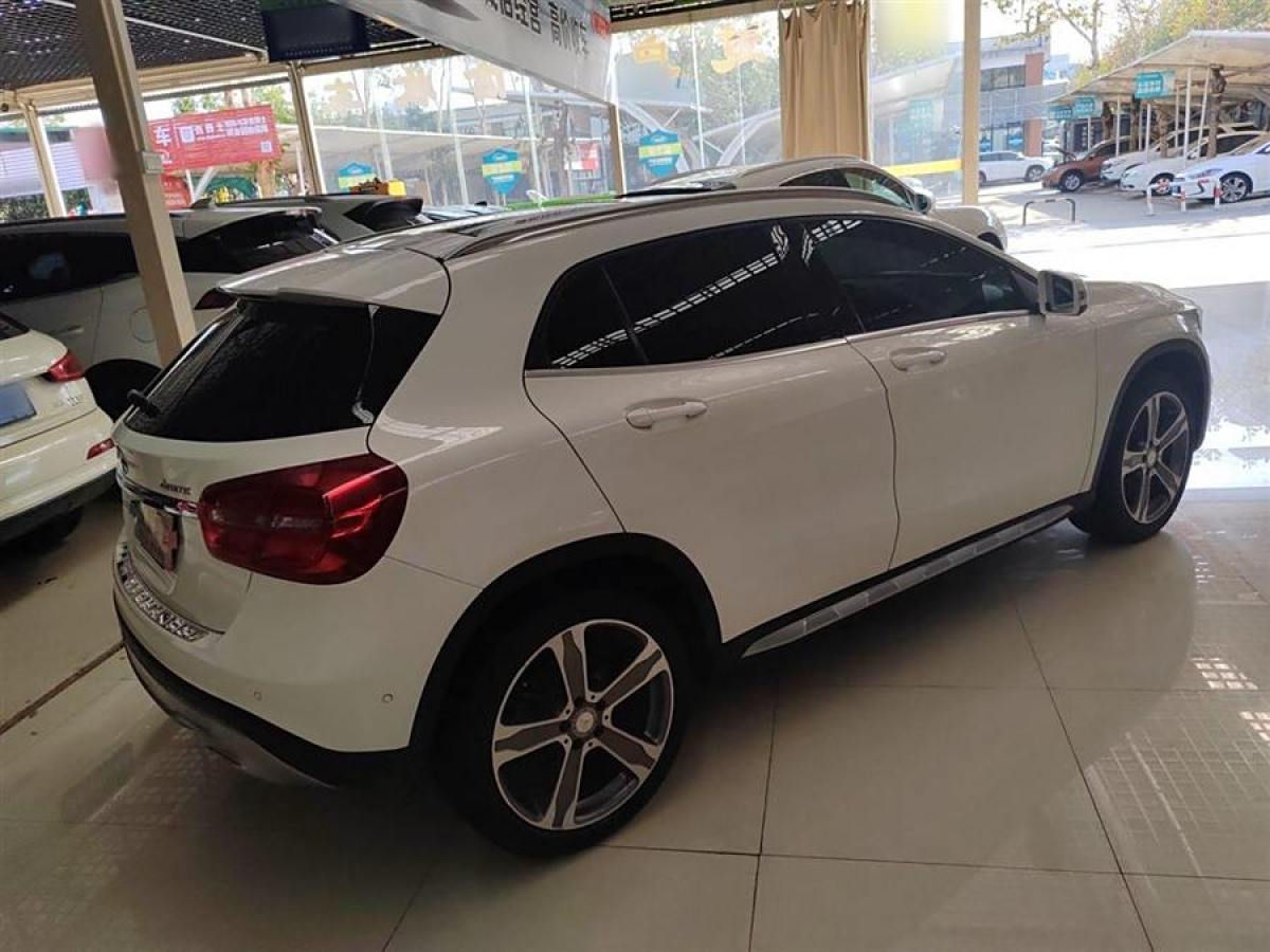 奔馳 奔馳GLA  2015款 GLA 220 4MATIC 豪華型圖片