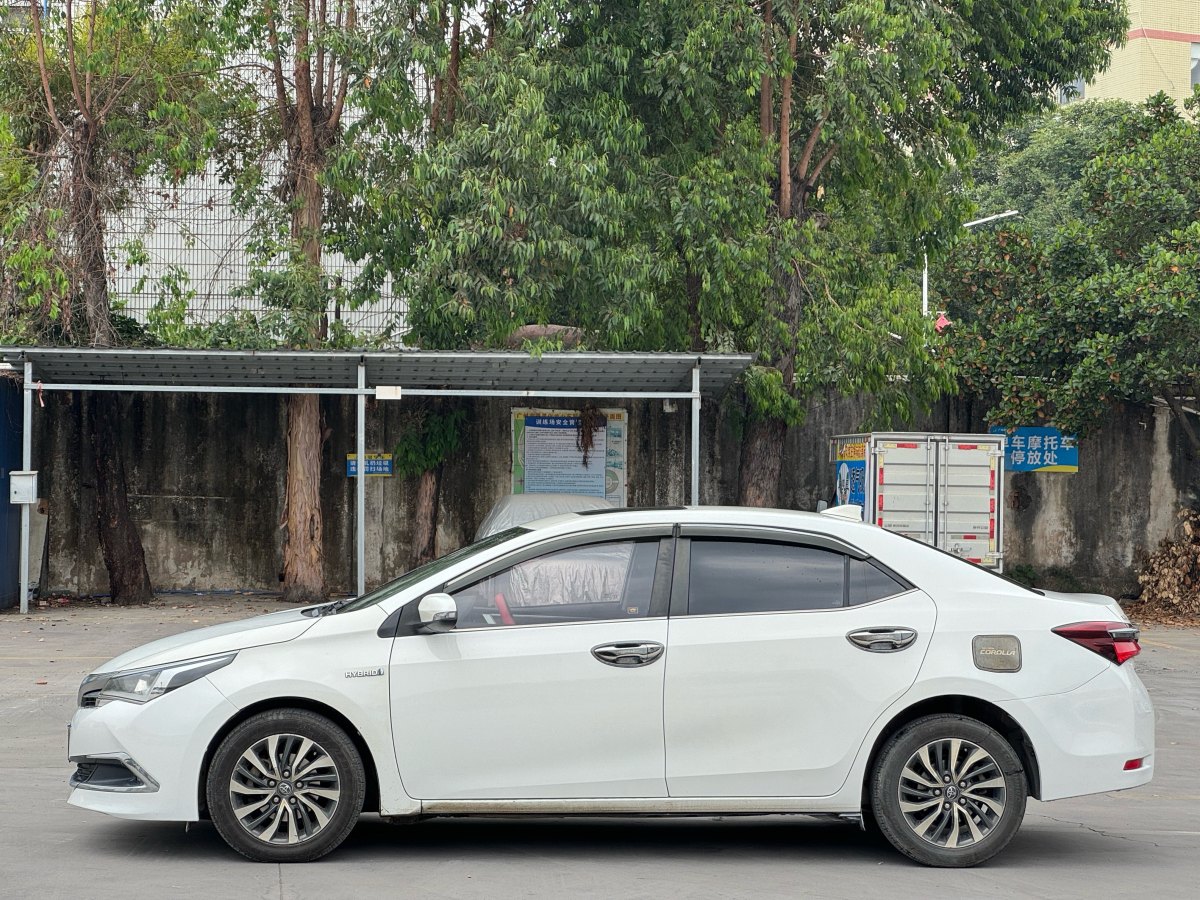 豐田 卡羅拉  2017款 改款雙擎 1.8L E-CVT領(lǐng)先版圖片