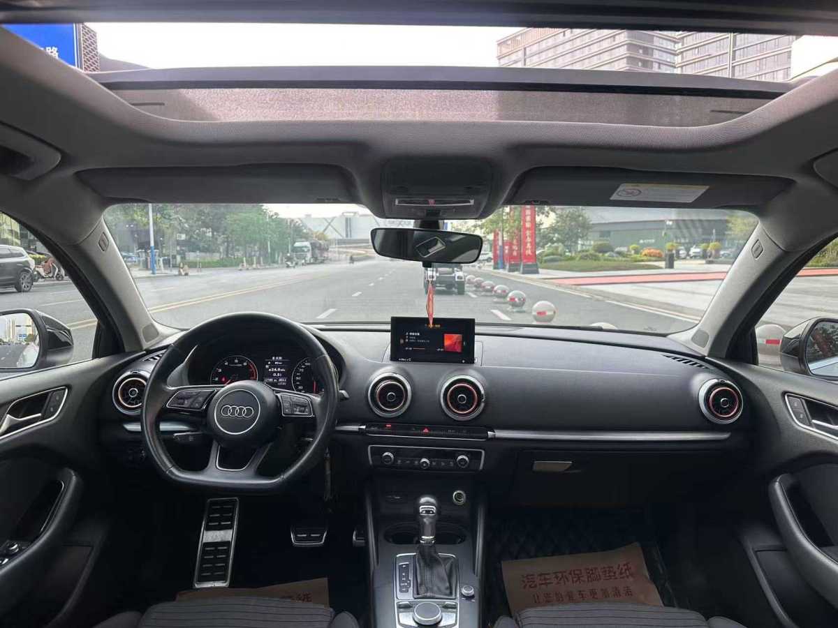 奧迪 奧迪A3  2019款 Limousine 35 TFSI 運(yùn)動(dòng)型 國(guó)V圖片