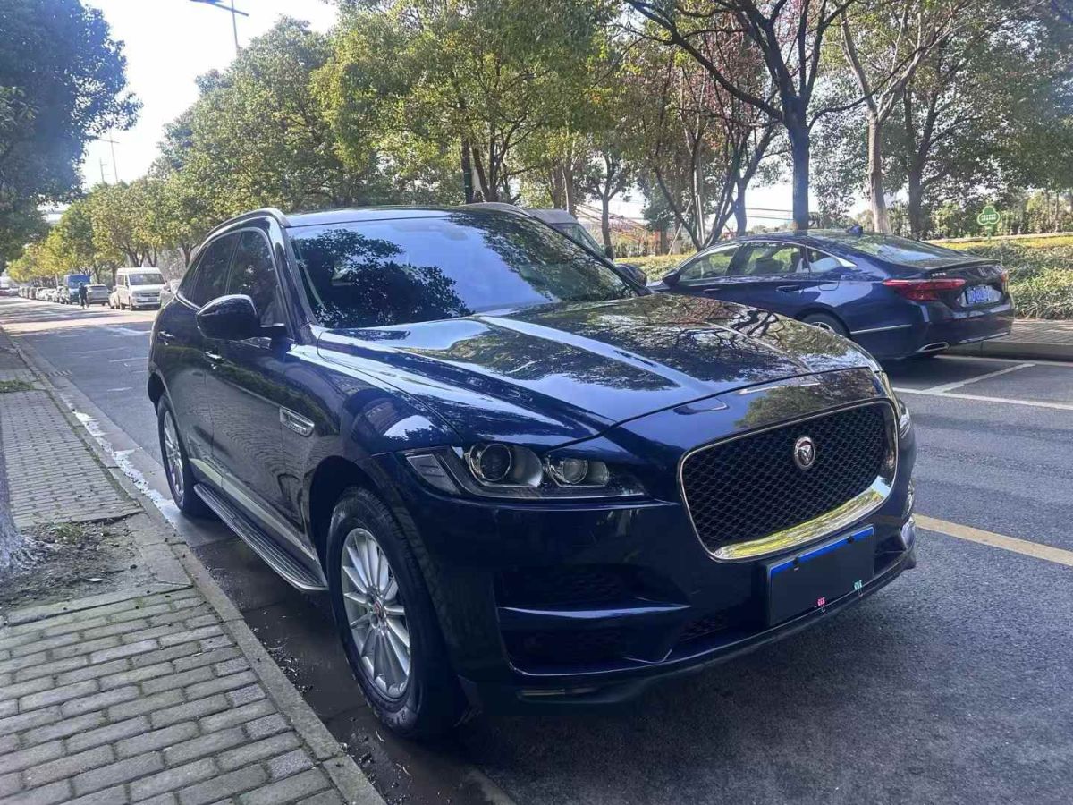 2016年12月捷豹 F-PACE  2016款 2.0T 兩驅(qū)都市尊享版