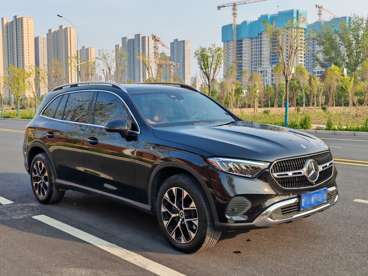 奔馳 奔馳GLC  2023款 改款 GLC 260 L 4MATIC 動感型 5座圖片