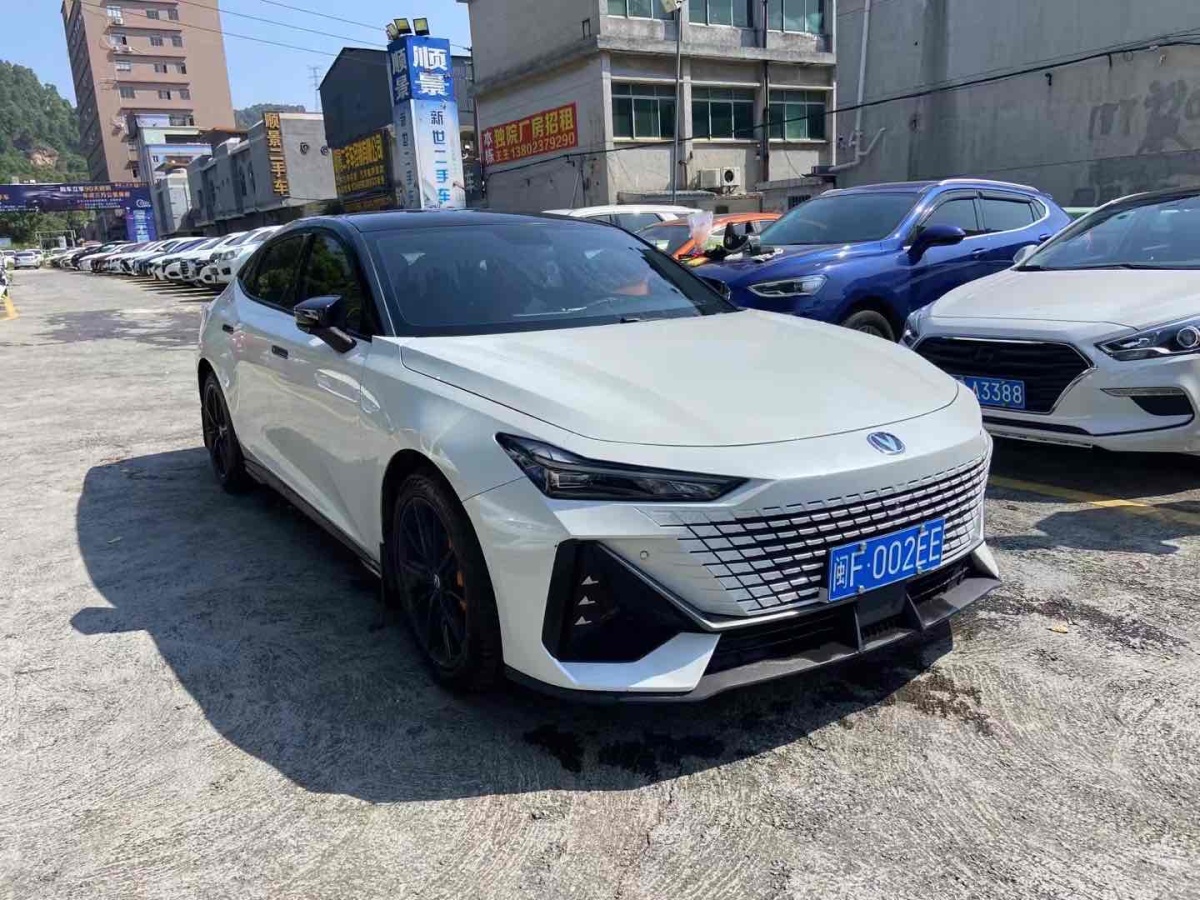 長安 長安UNI-V  2023款 1.5T 尊貴型圖片