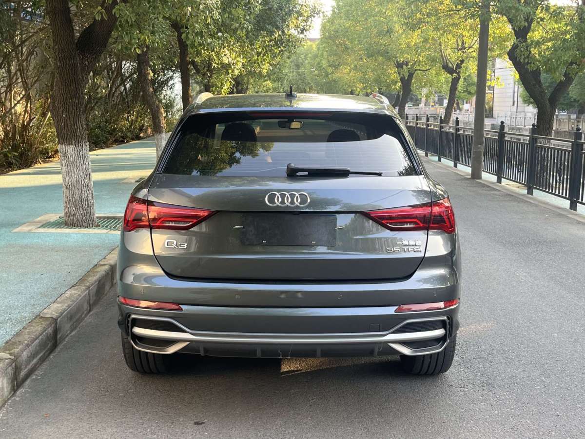 奧迪 奧迪Q3  2020款 35 TFSI 時(shí)尚動(dòng)感型圖片