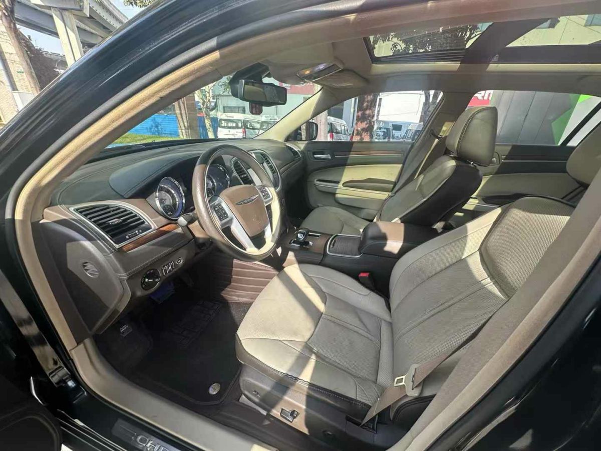 克萊斯勒 300C  2014款 3.0L 卓越版圖片