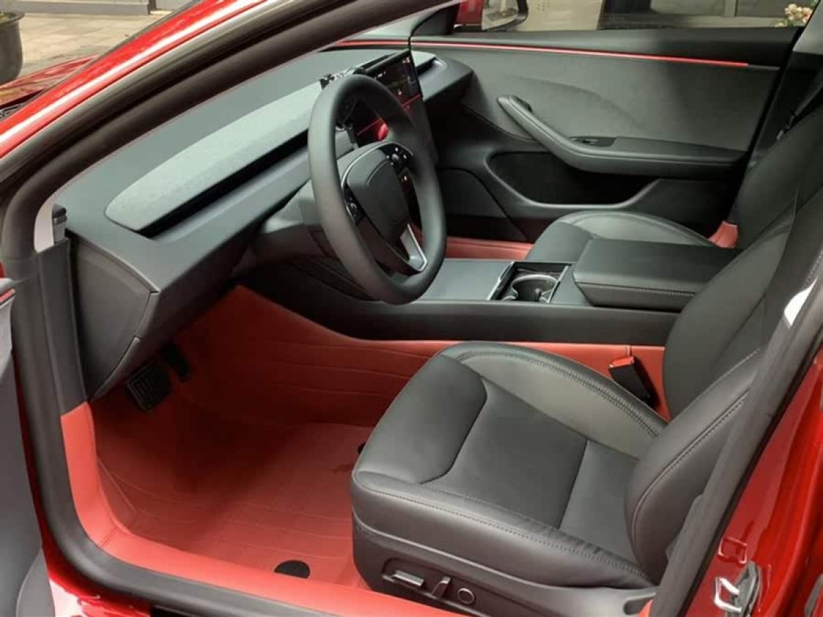 特斯拉 Model 3  2025款 后輪驅(qū)動版圖片