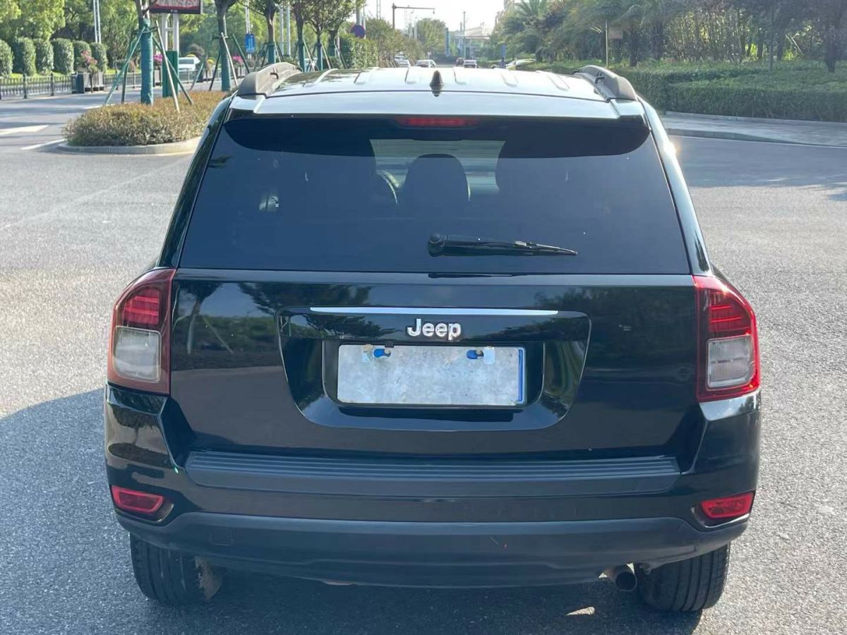 Jeep 指南者  2014款 2.0L 兩驅(qū)豪華版圖片