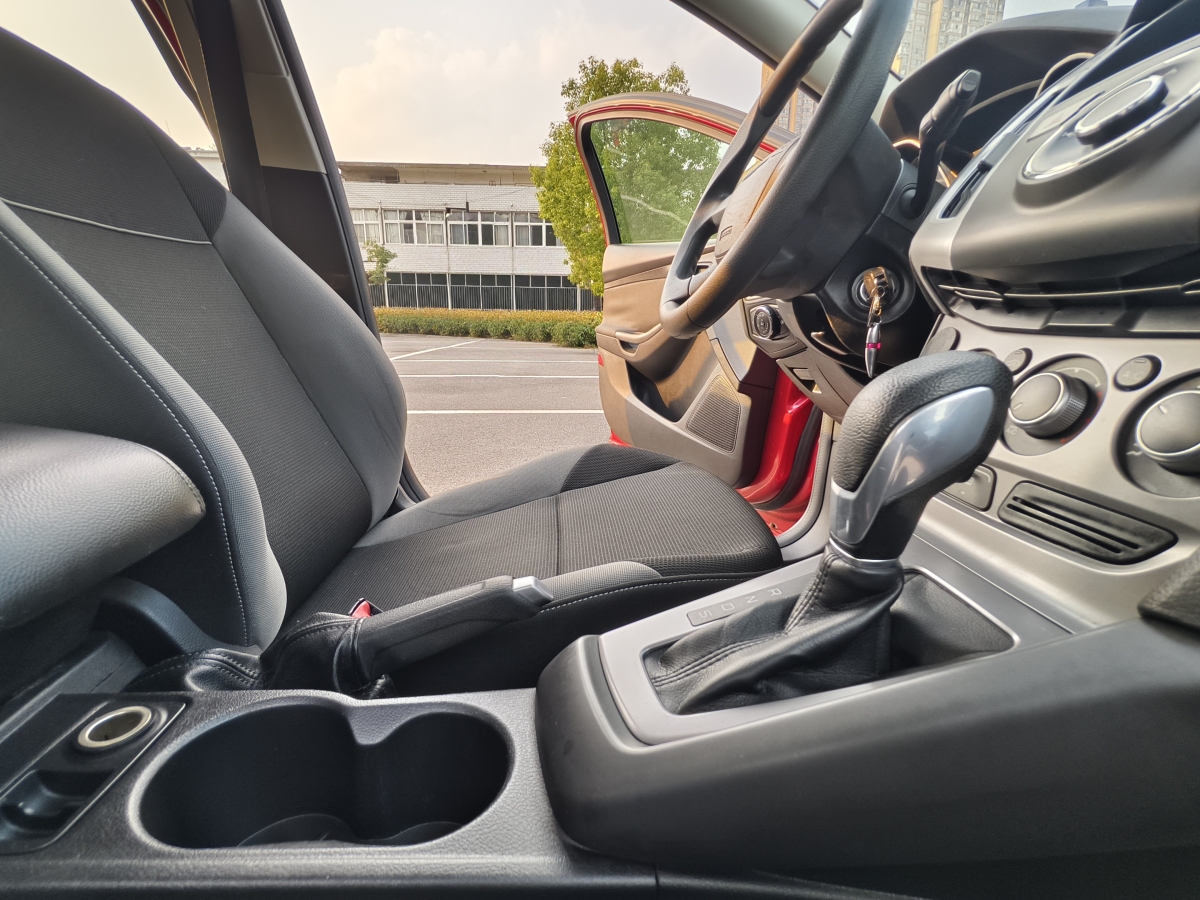 福特 ?？怂? 2012款 兩廂 1.6L 自動(dòng)舒適型圖片