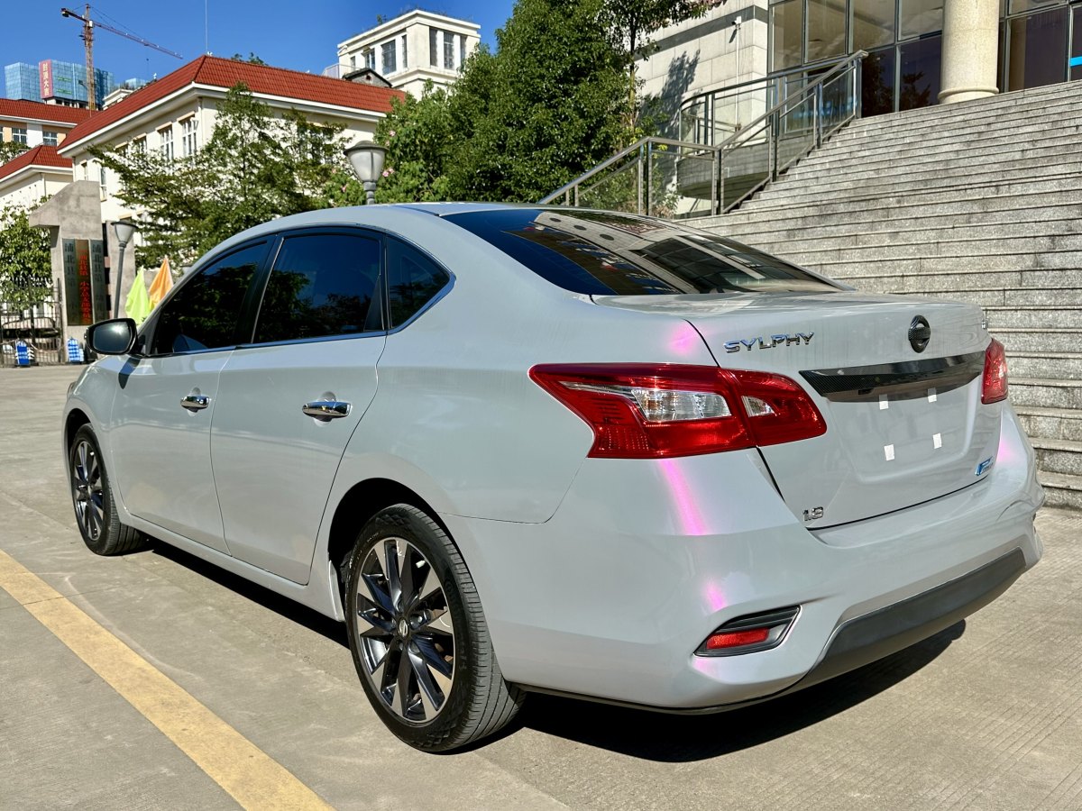 日產(chǎn) 軒逸  2018款 1.8XV CVT智尊版圖片