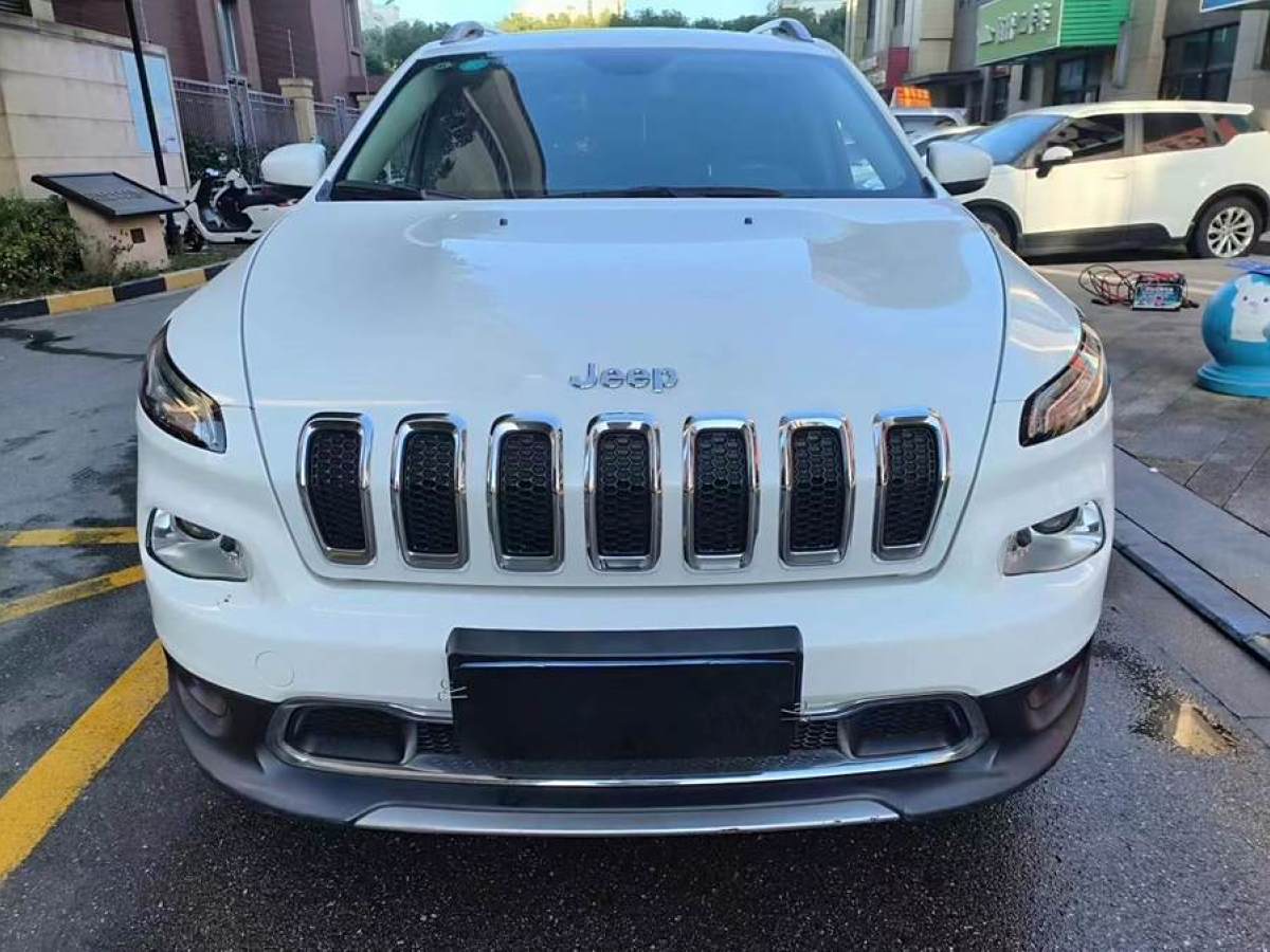 Jeep 自由光  2017款 2.0L 領(lǐng)先版圖片