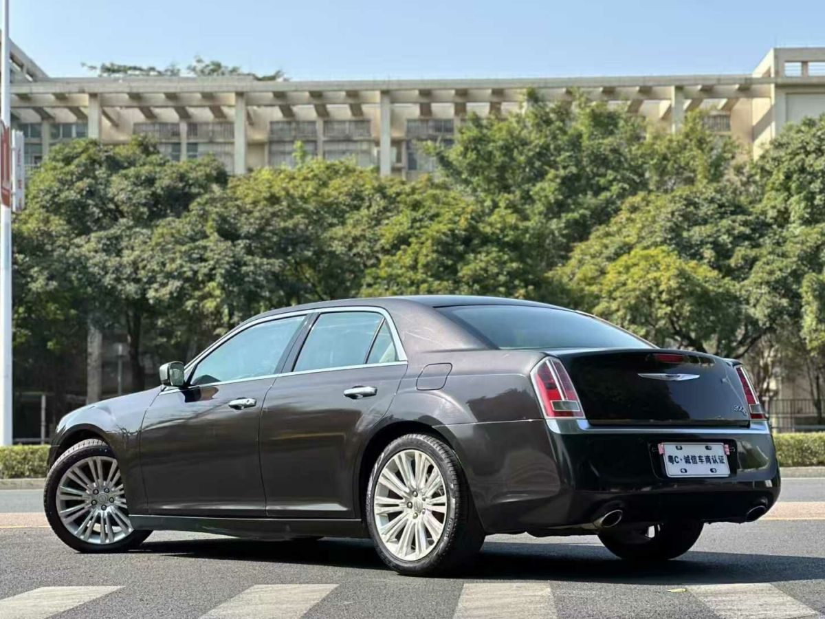 克萊斯勒 300C  2013款 3.6L 尊崇版圖片