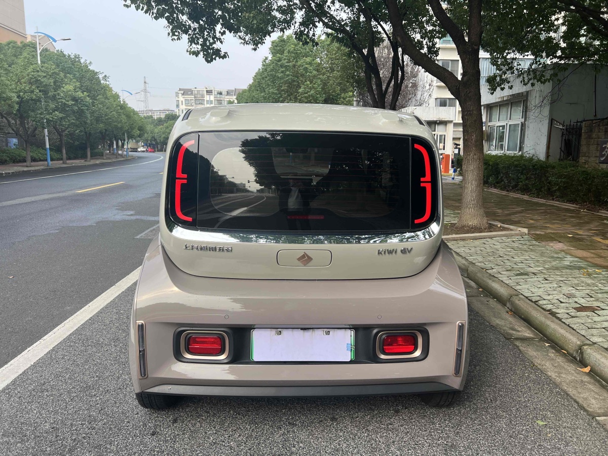 2023年5月寶駿 寶駿KiWi EV  2023款 智奢版 磷酸鐵鋰