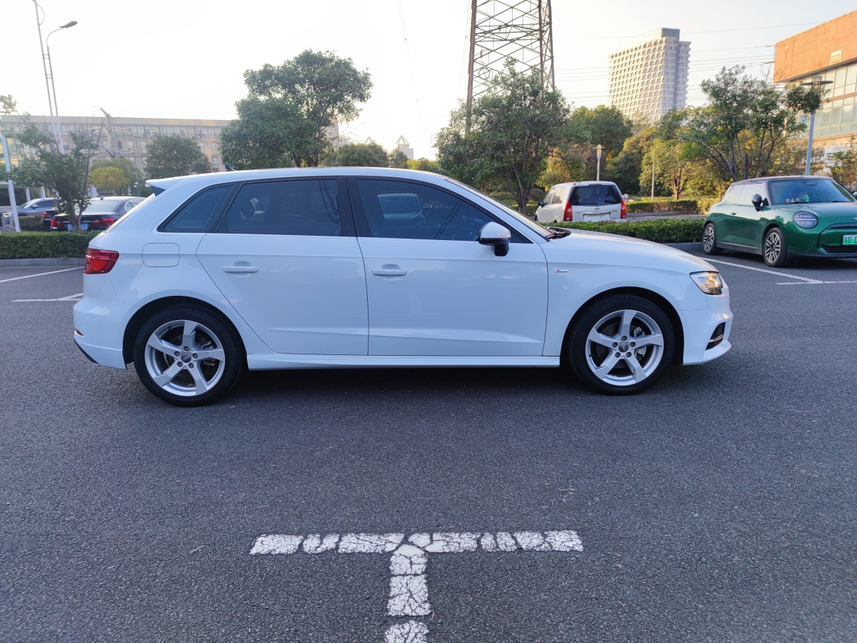 奧迪 奧迪A3  2019款 Sportback 35 TFSI 時(shí)尚型 國(guó)VI圖片