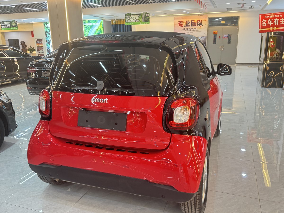 smart fortwo  2017款 1.0L 52千瓦硬頂摯愛(ài)特別版圖片