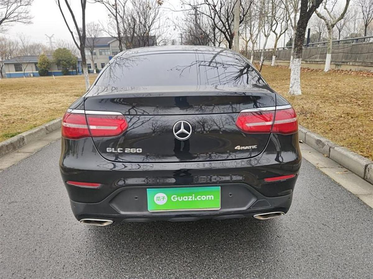 奔馳 奔馳GLC  2022款 改款 GLC 260 4MATIC 轎跑SUV圖片