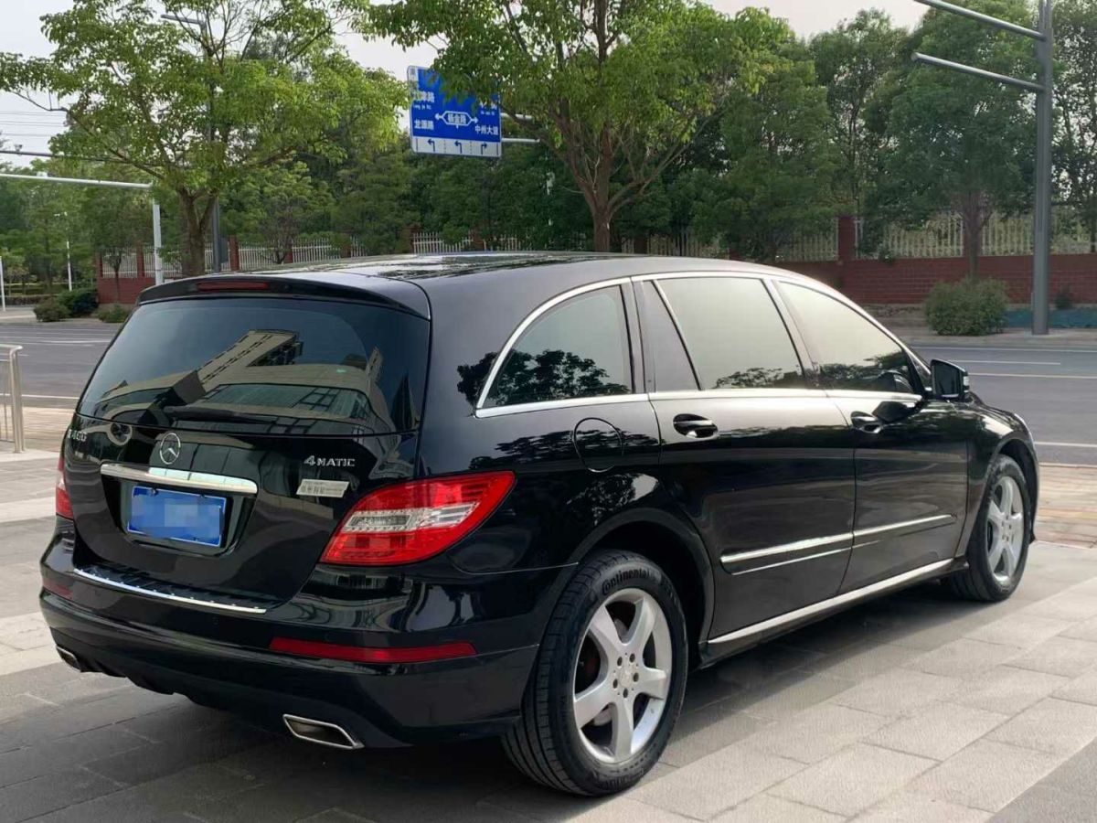 奔馳 奔馳R級(jí)  2015款 R 400 4MATIC 商務(wù)型圖片