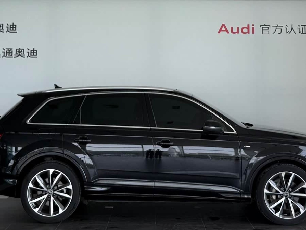 奧迪 奧迪Q7  2023款 55 TFSI quattro S line運(yùn)動(dòng)型圖片