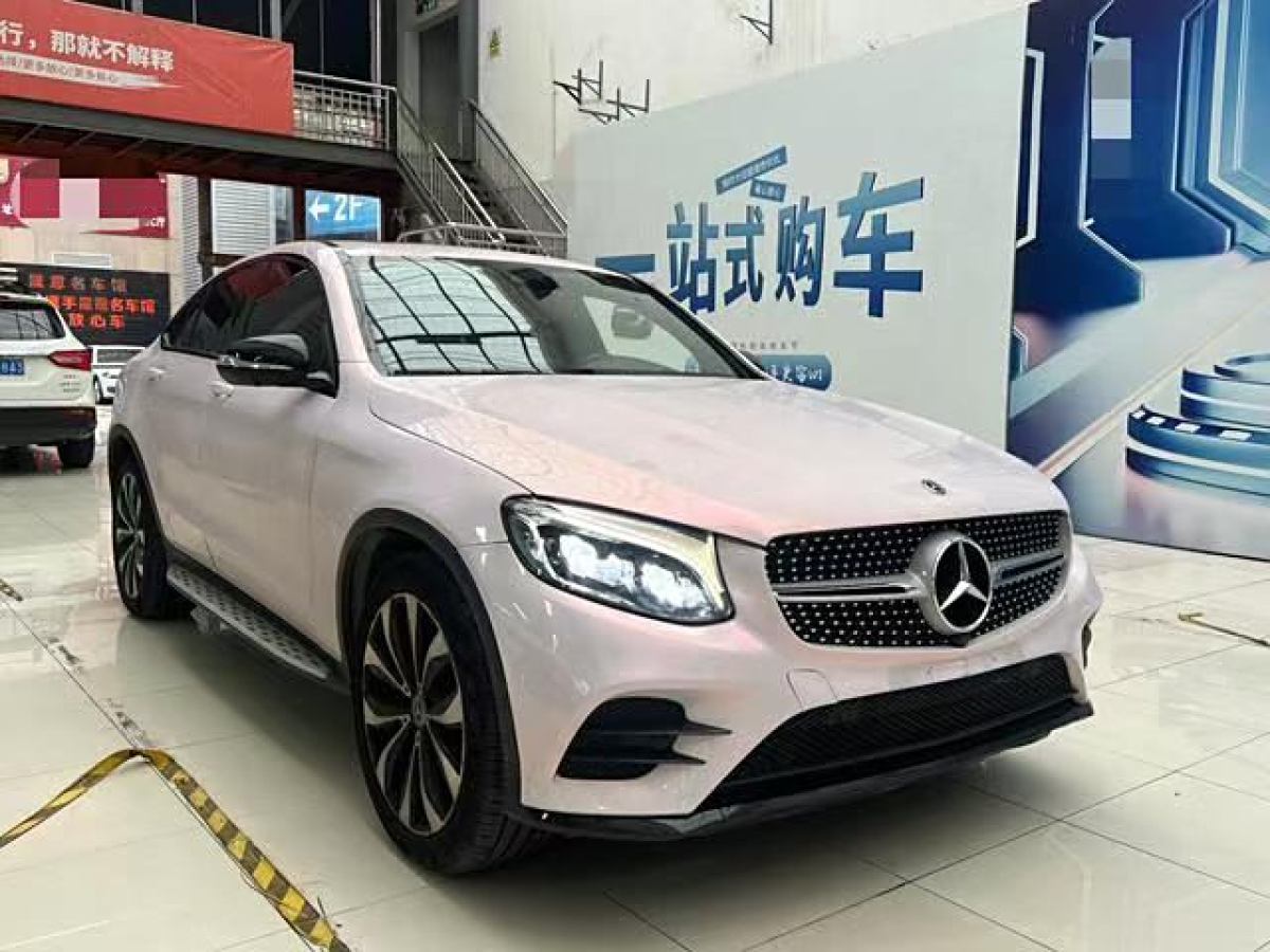 奔馳 奔馳GLC  2022款 改款 GLC 260 4MATIC 轎跑SUV圖片