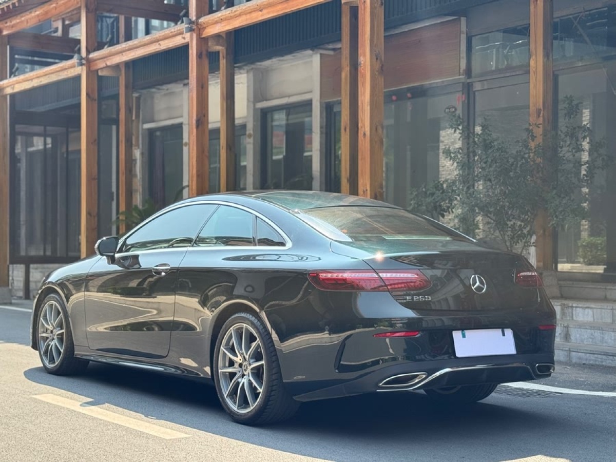 奔馳 奔馳E級(jí)  2021款 改款 E 260 轎跑車圖片