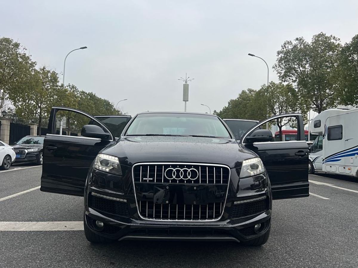 奧迪 奧迪Q7  2014款 35 TFSI 運(yùn)動(dòng)型圖片