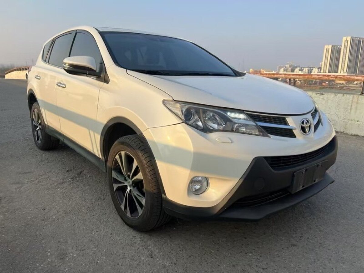 豐田 RAV4榮放  2015款 2.5L 自動四驅(qū)豪華版圖片