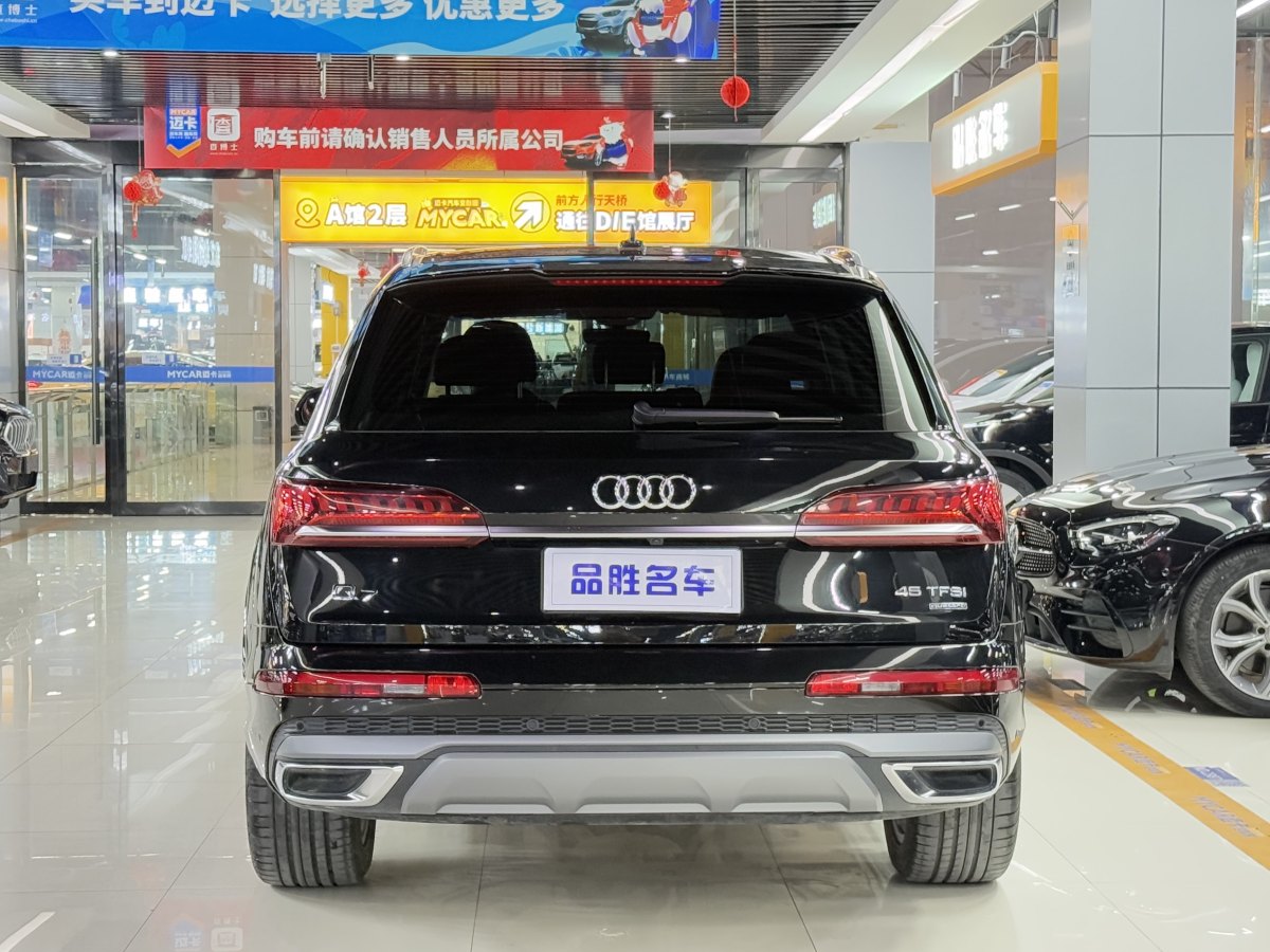 奧迪 奧迪Q7  2023款 45 TFSI quattro S line運(yùn)動(dòng)型圖片