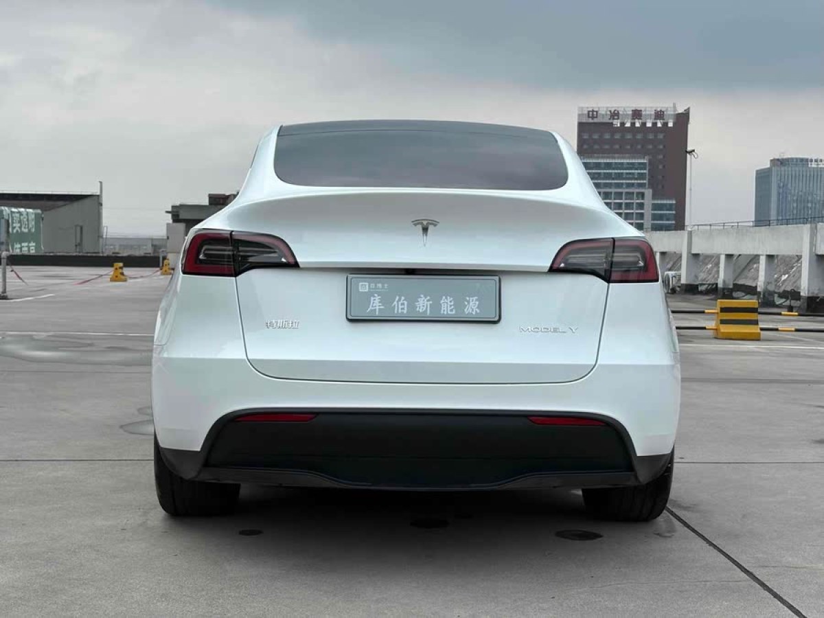 特斯拉 Model Y  2024款 后輪驅(qū)動版圖片