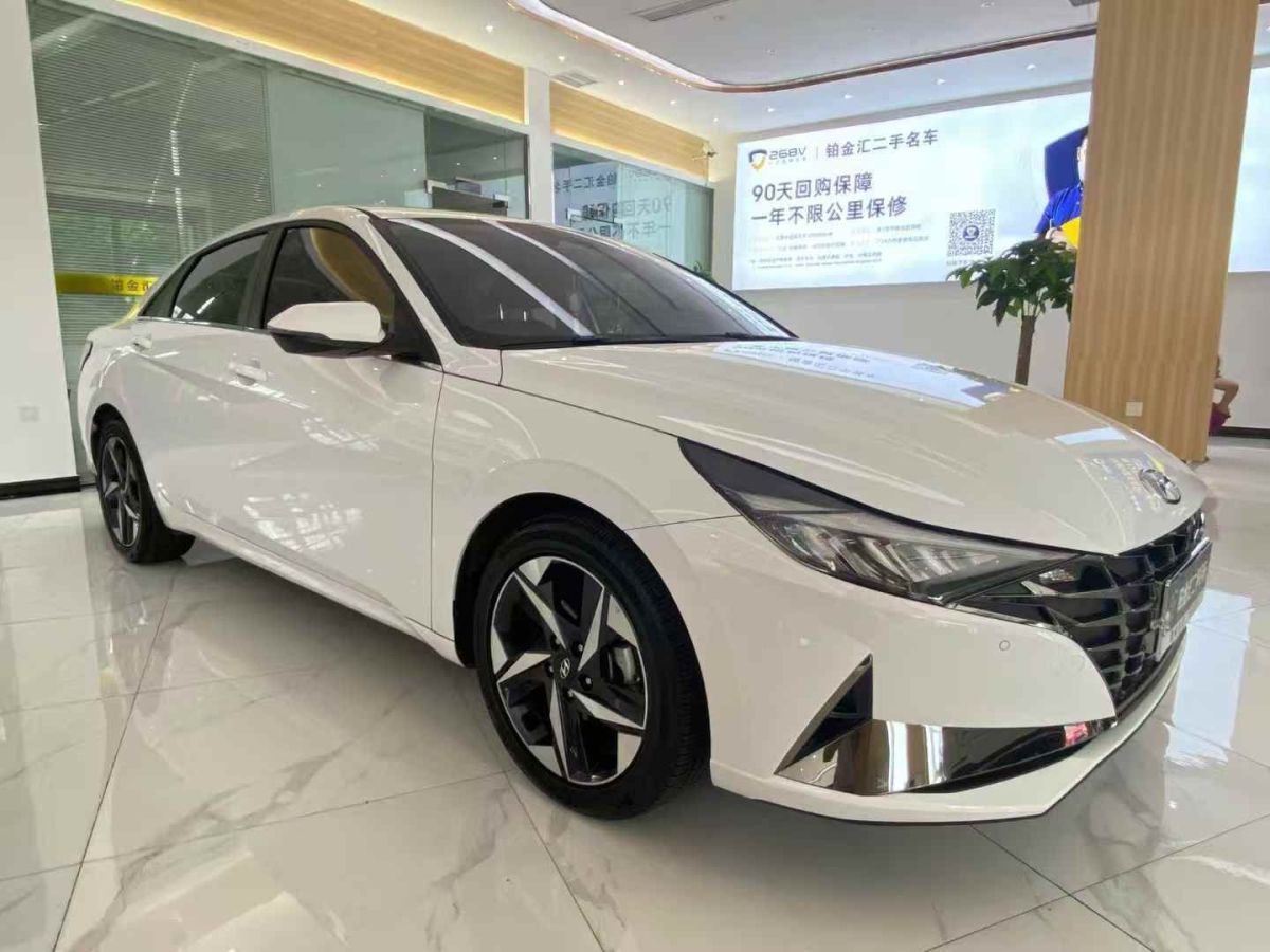 現(xiàn)代 伊蘭特  2022款 1.5L CVT 20周年紀(jì)念款圖片