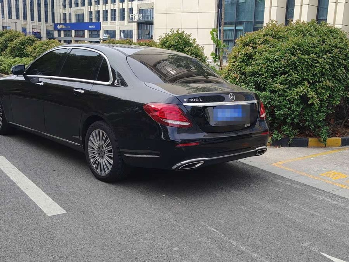 奔馳 奔馳E級(jí)  2020款 改款 E 300 L 時(shí)尚型圖片