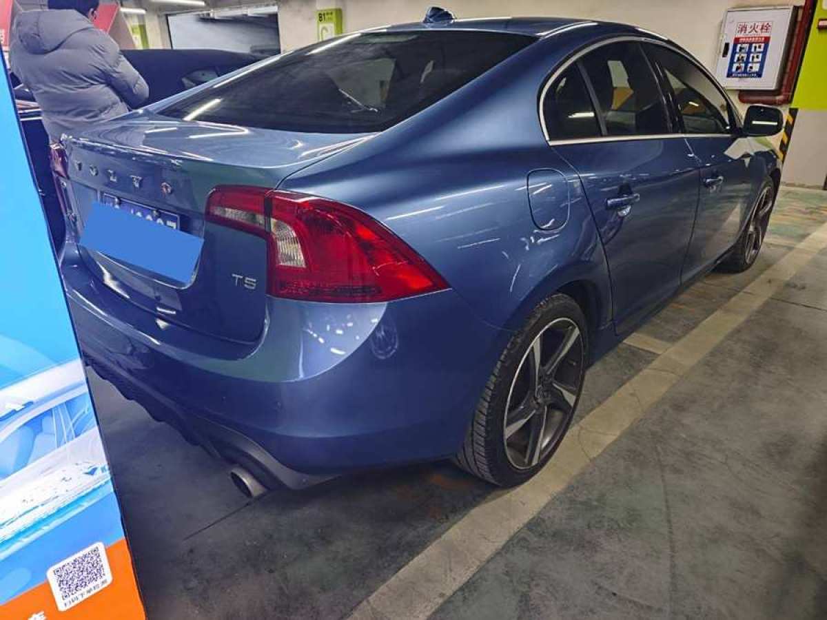 沃爾沃 S60  2015款 T5 個性運(yùn)動版圖片