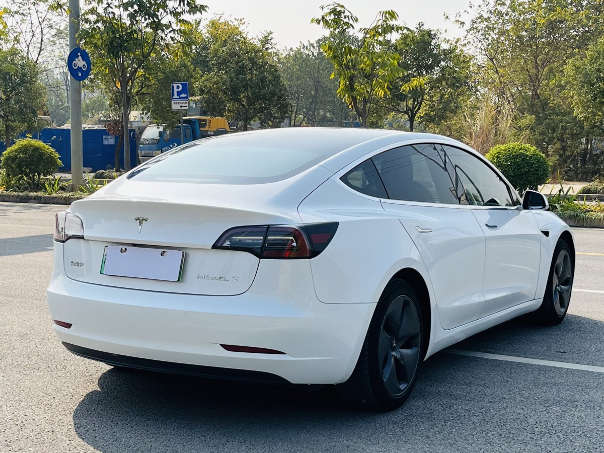 特斯拉 Model 3  2020款 改款 標(biāo)準(zhǔn)續(xù)航后驅(qū)升級(jí)版圖片