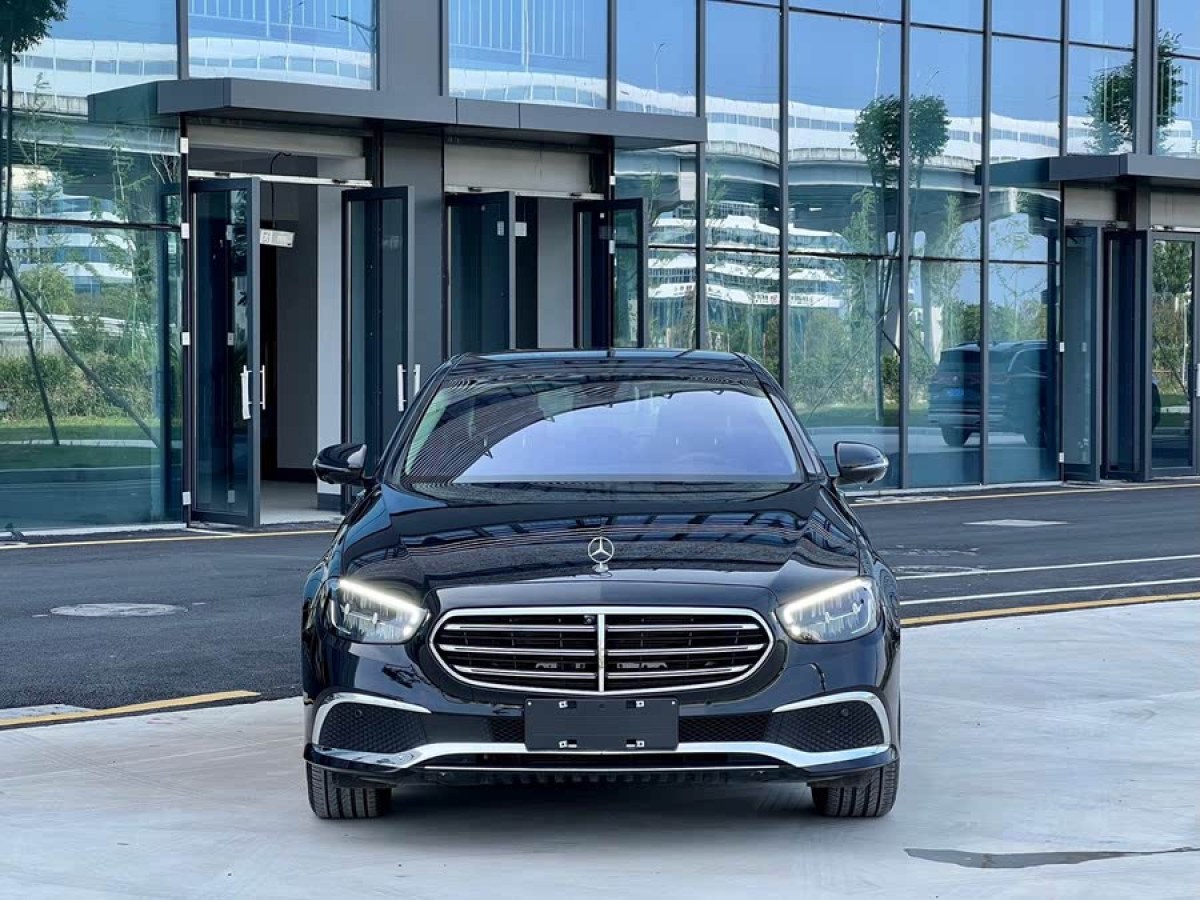 奔馳 奔馳E級(jí)  2023款 改款 E 300 L 時(shí)尚型圖片