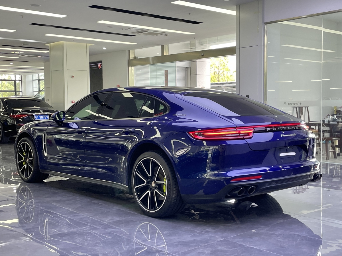 2020年5月保時(shí)捷 Panamera新能源  2021款 Panamera 4 E-Hybrid 行政加長版 2.9T