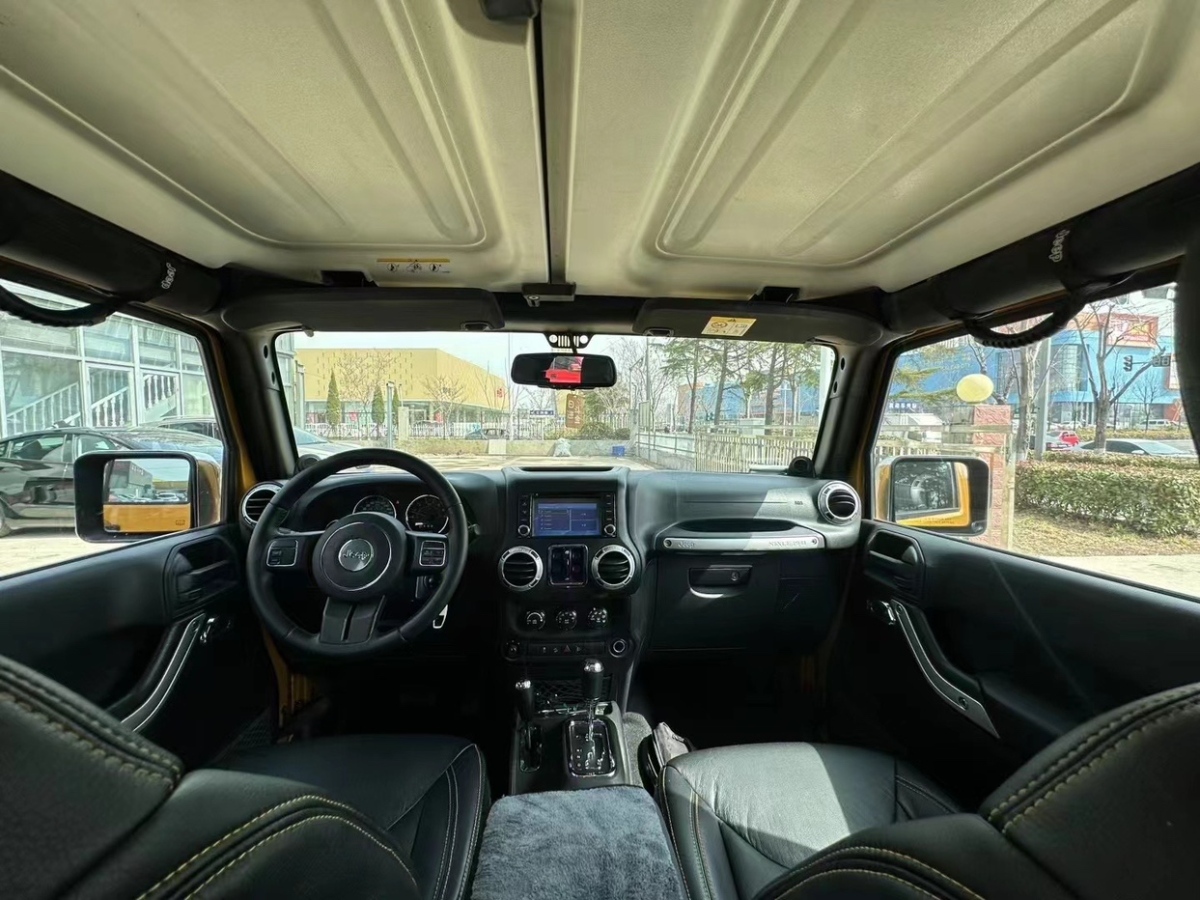 2014年7月Jeep 牧马人  2014款 3.0L Sahara 四门版