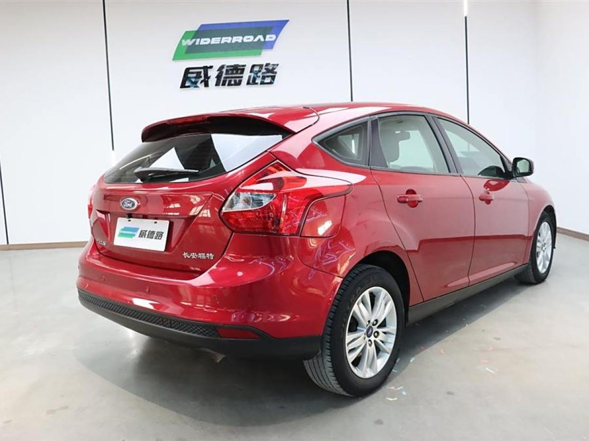 福特 ?？怂? 2012款 兩廂 1.6L 自動舒適型圖片