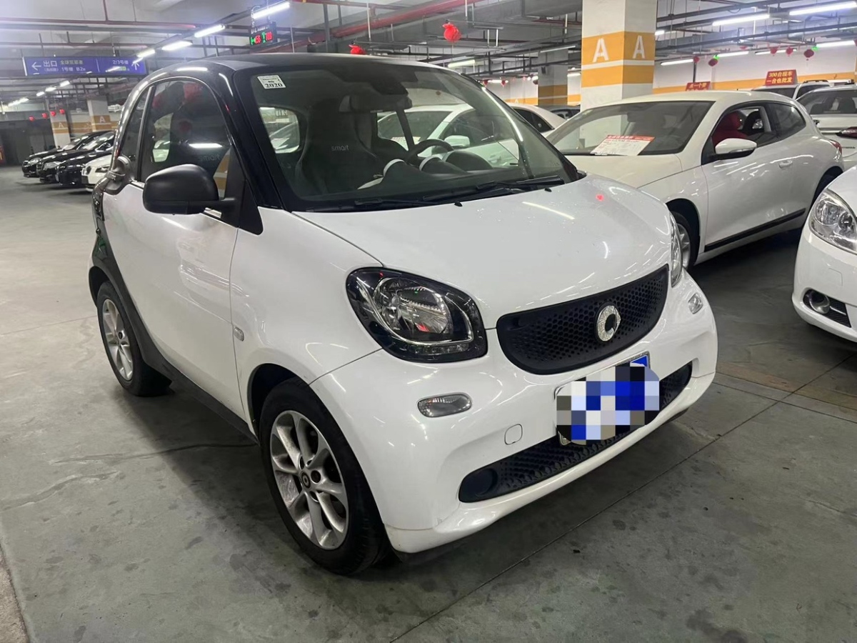 2016年11月smart fortwo  2015款 1.0L 52千瓦硬頂靈動版