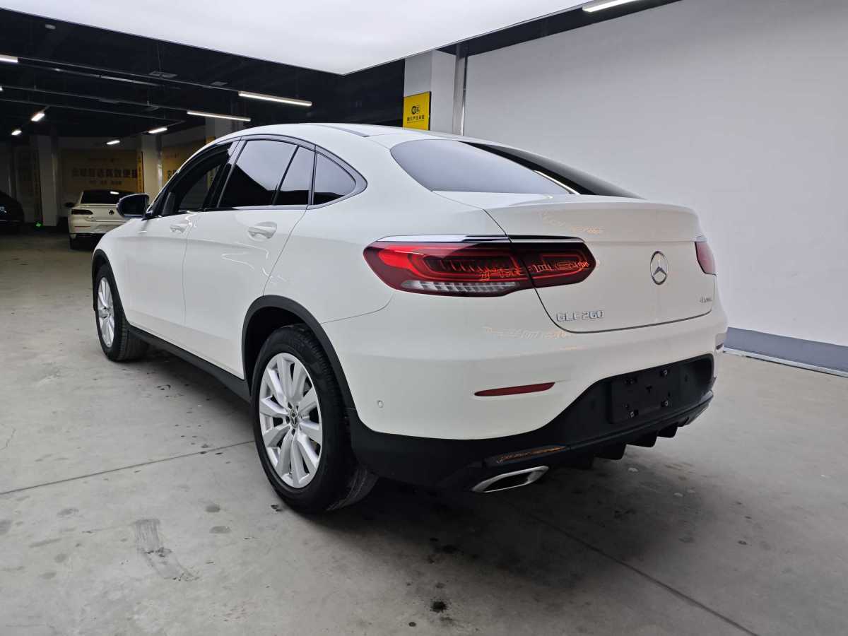 奔馳 奔馳GLC  2021款 GLC 260 4MATIC 轎跑SUV圖片