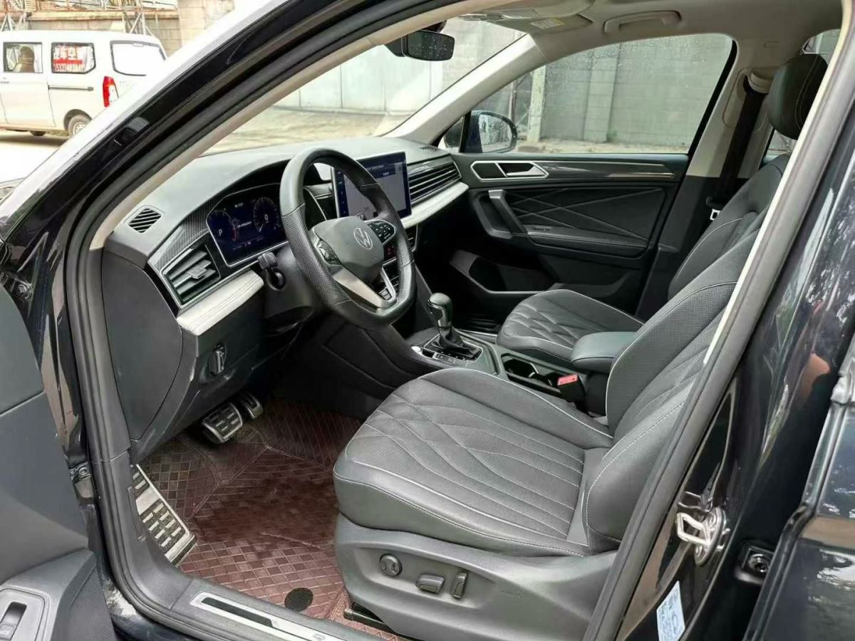 大眾 途觀X  2022款 330TSI 兩驅(qū)尊崇旗艦版圖片