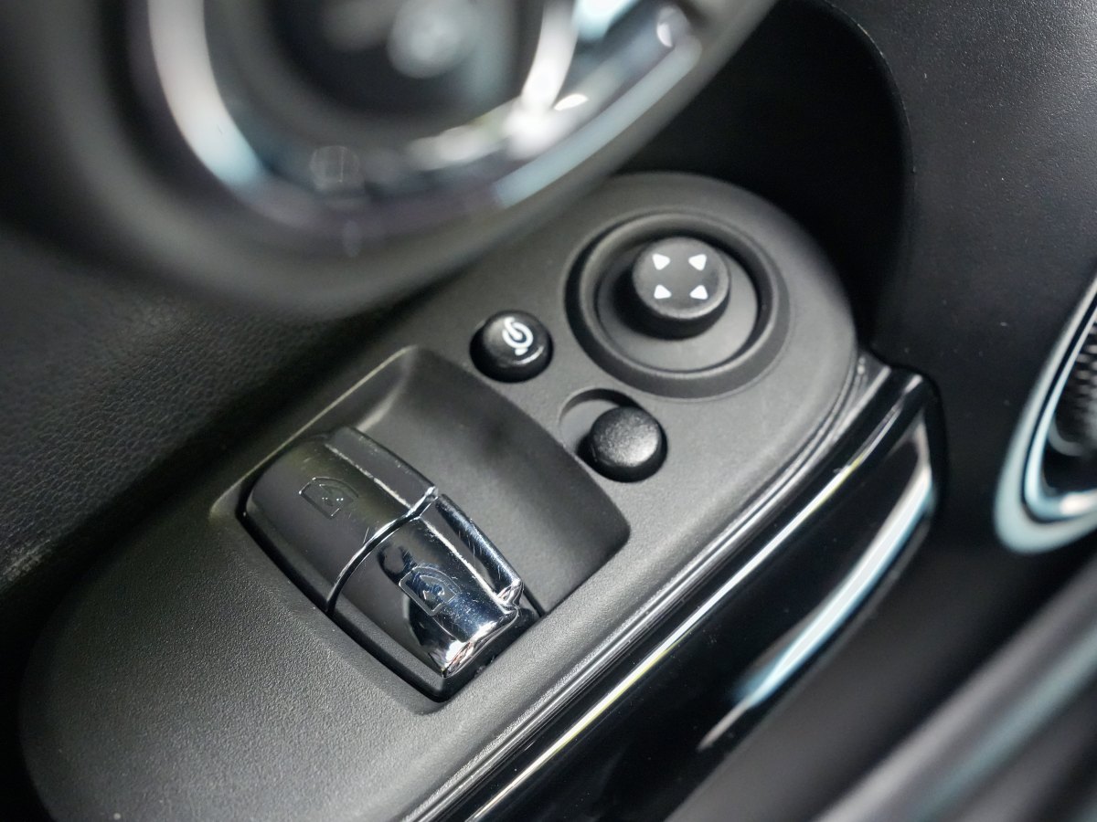 2023年5月MINI MINI  2023款 改款 1.5T COOPER 藝術家